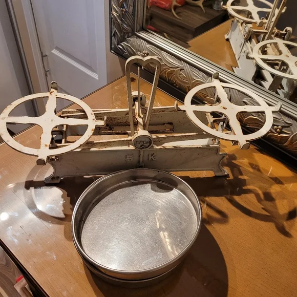 Antique ESKA 5k cast iron scale and brass weights. - Picture 11 of 16